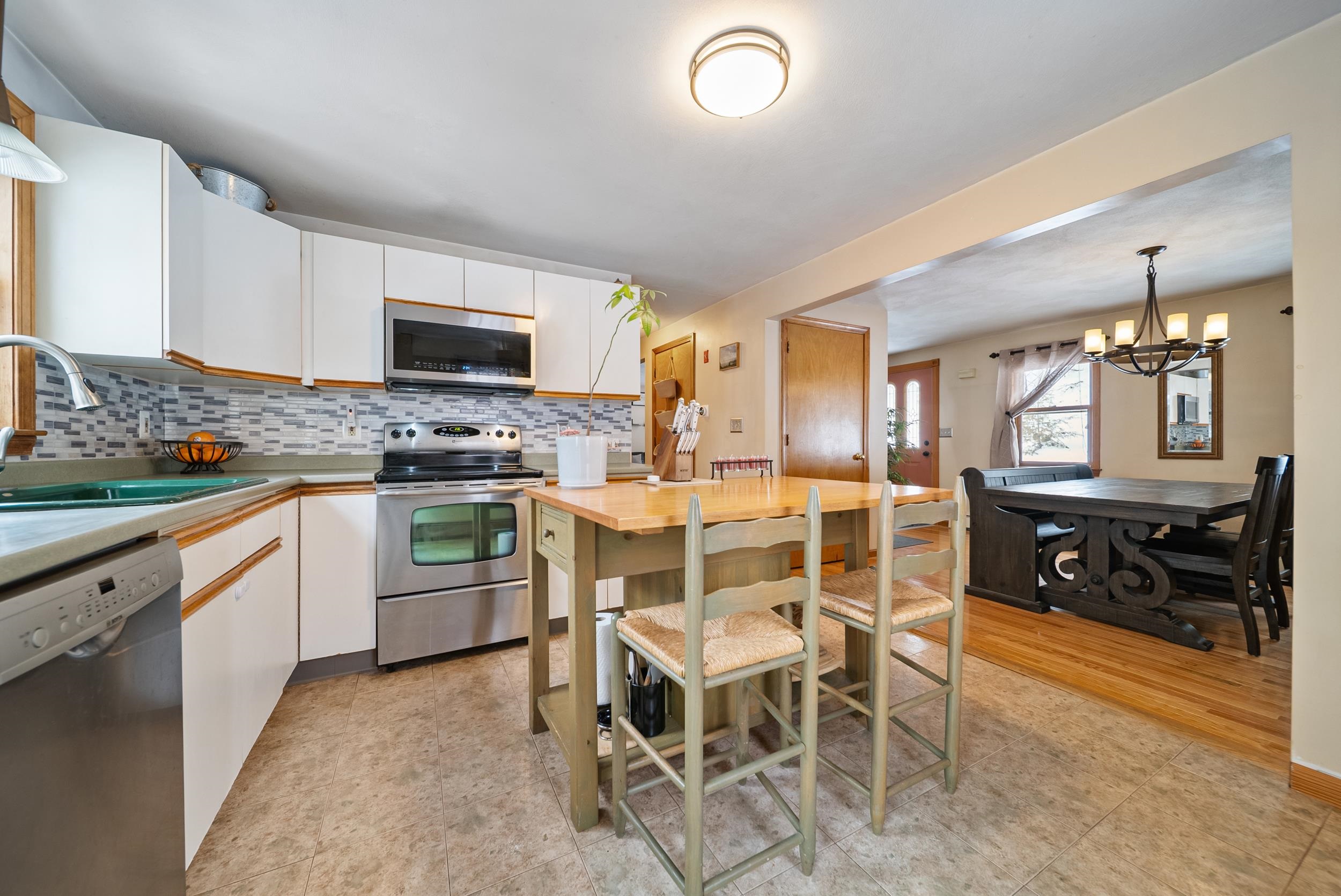 52 Windham Depot Road Derry, NH 03038 - Photo 6 of 42