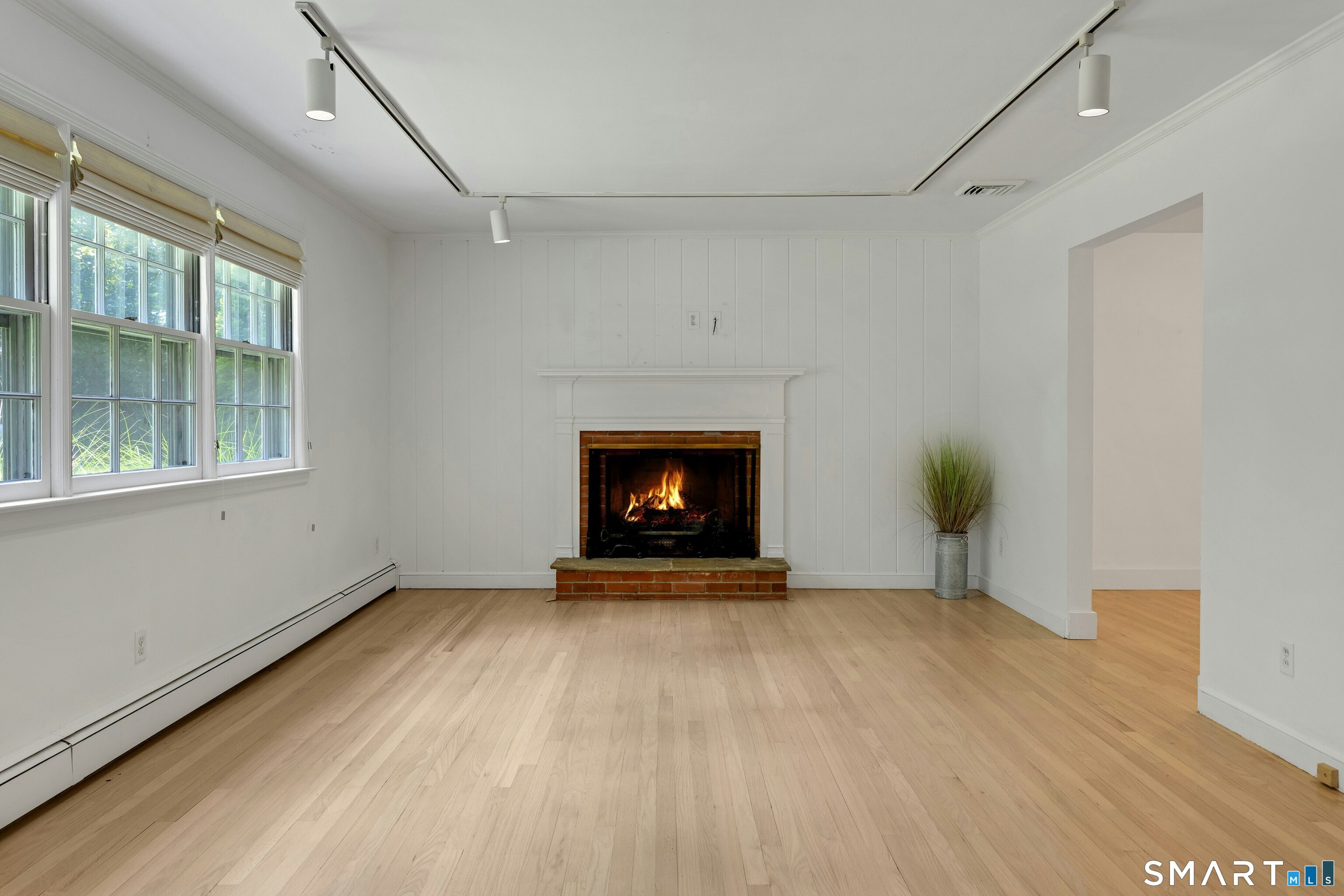 195 Range Road Wilton, CT 06897 - Photo 6 of 25
