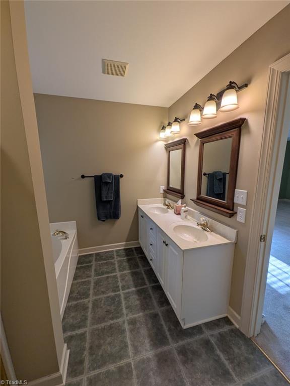 1702 Lakeland Point High Point, NC 27265 - Photo 36 of 50