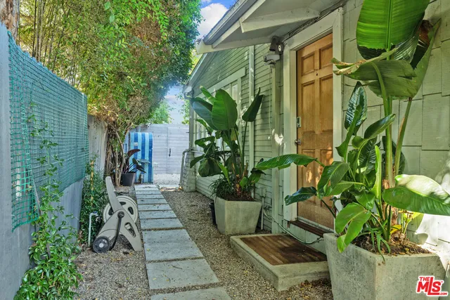 $8,000 | 1640 Electric Avenue, Venice, CA 90291