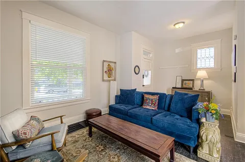 $289,000 | 4217 Oak Street, Kansas City, MO 64111