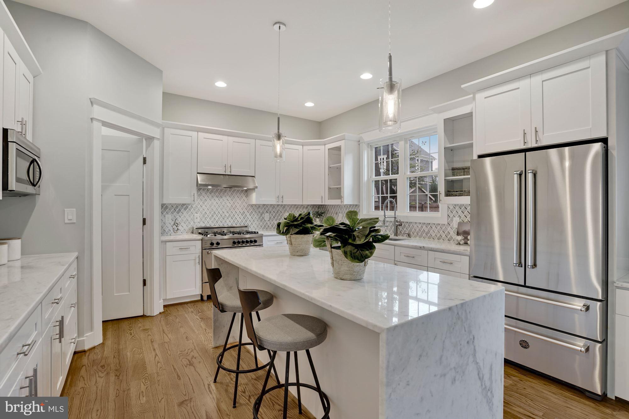 203 Tapawingo Road Southwest Vienna, VA 22180 - Photo 11 of 31