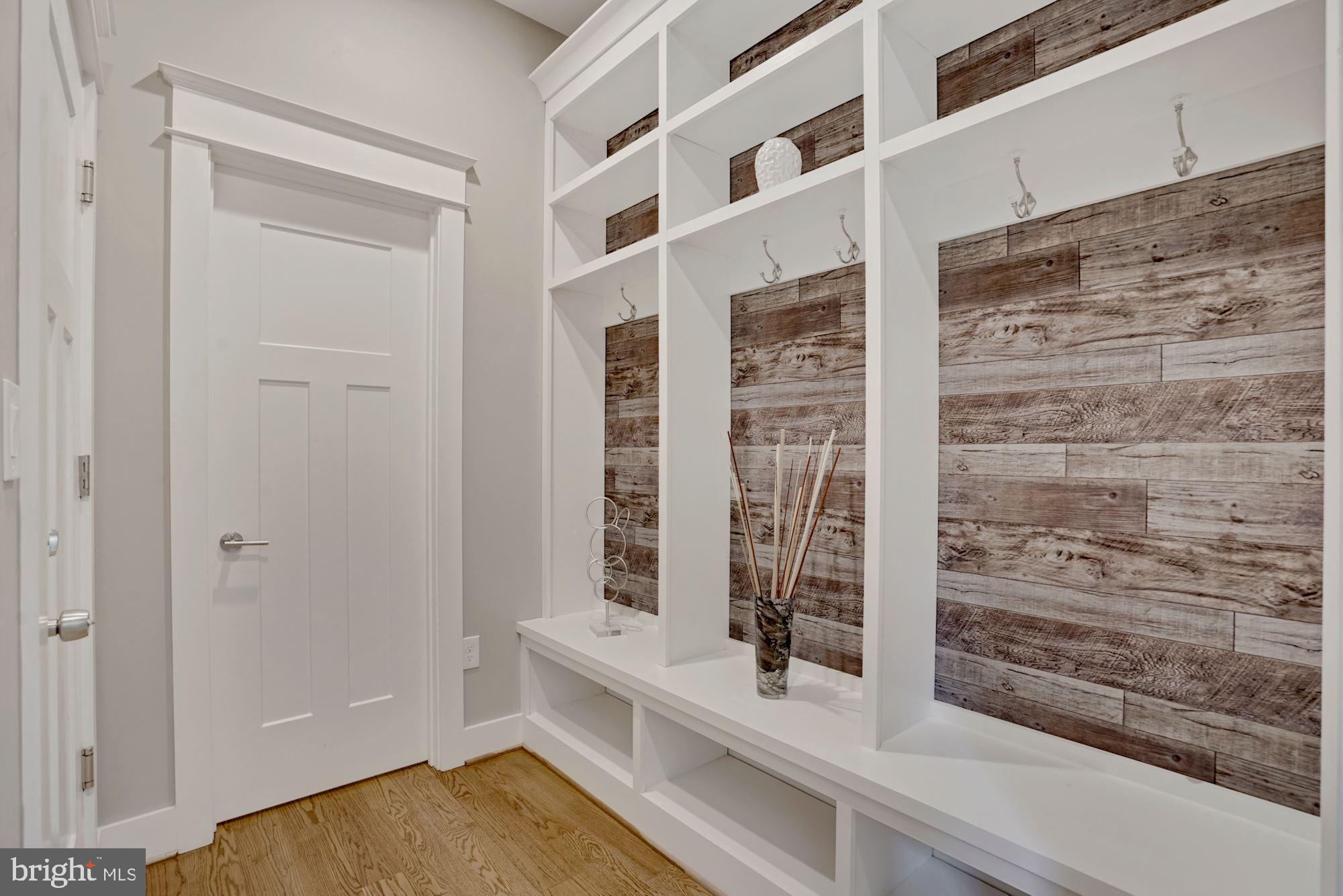 203 Tapawingo Road Southwest Vienna, VA 22180 - Photo 13 of 31