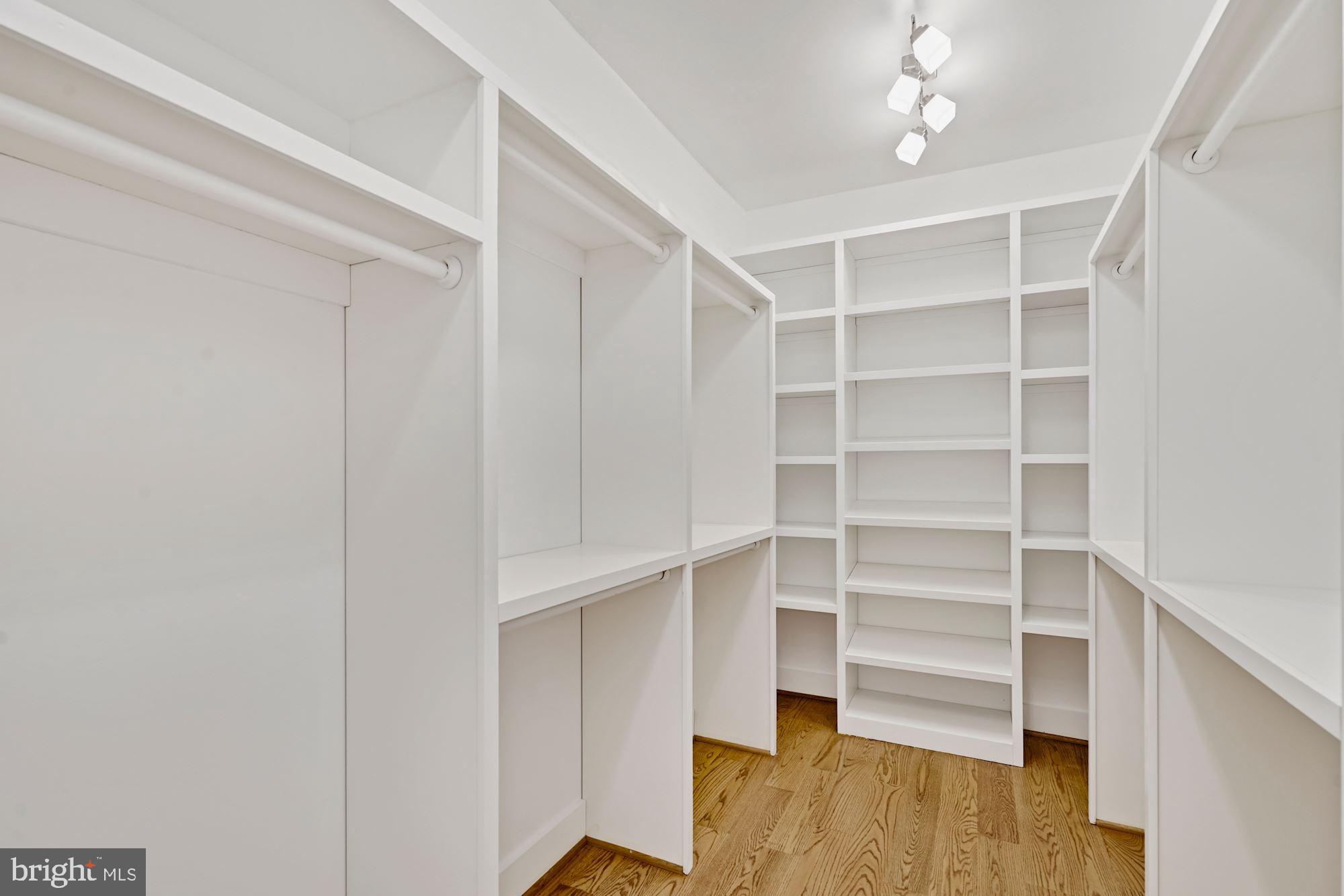 203 Tapawingo Road Southwest Vienna, VA 22180 - Photo 17 of 31