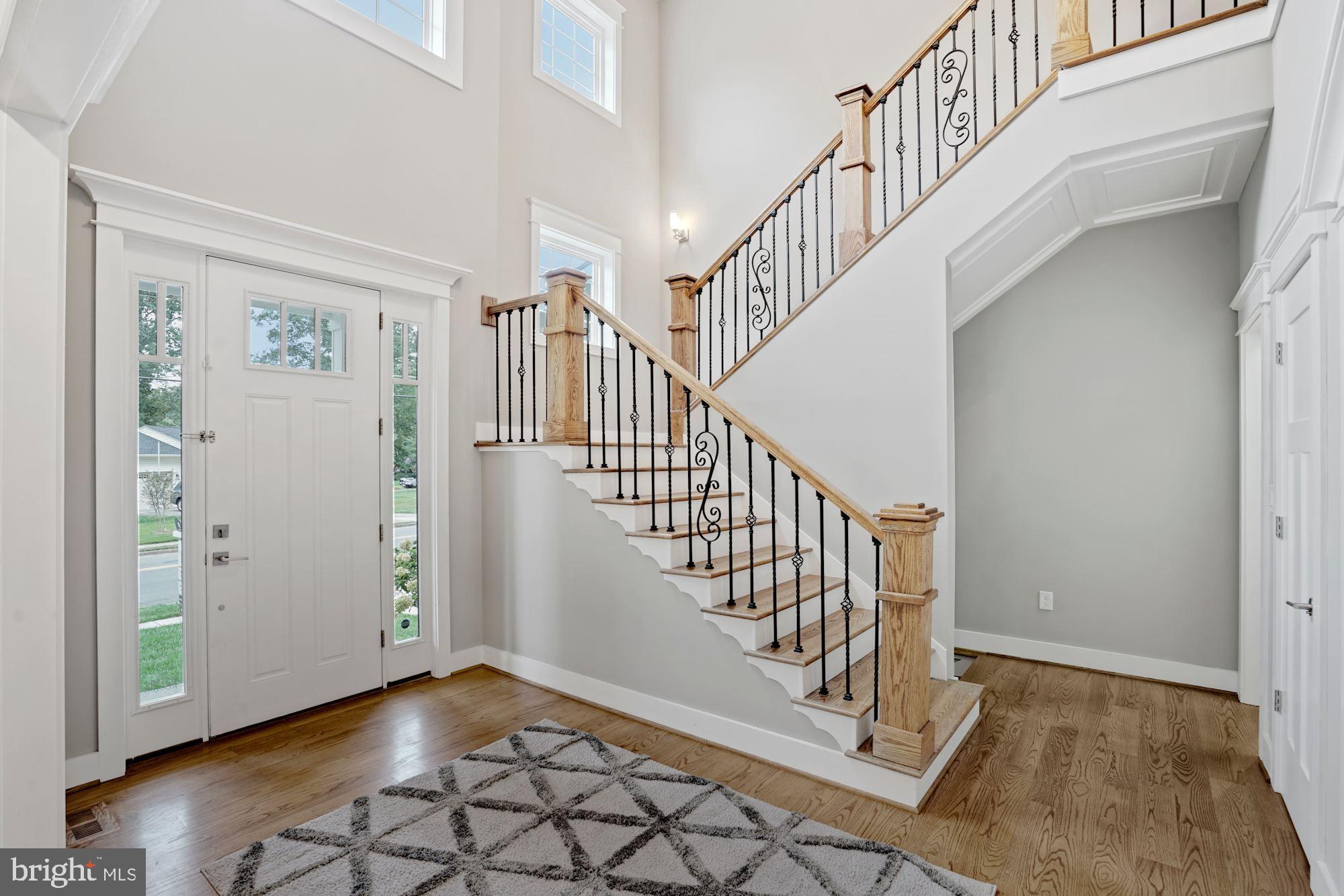 203 Tapawingo Road Southwest Vienna, VA 22180 - Photo 3 of 31