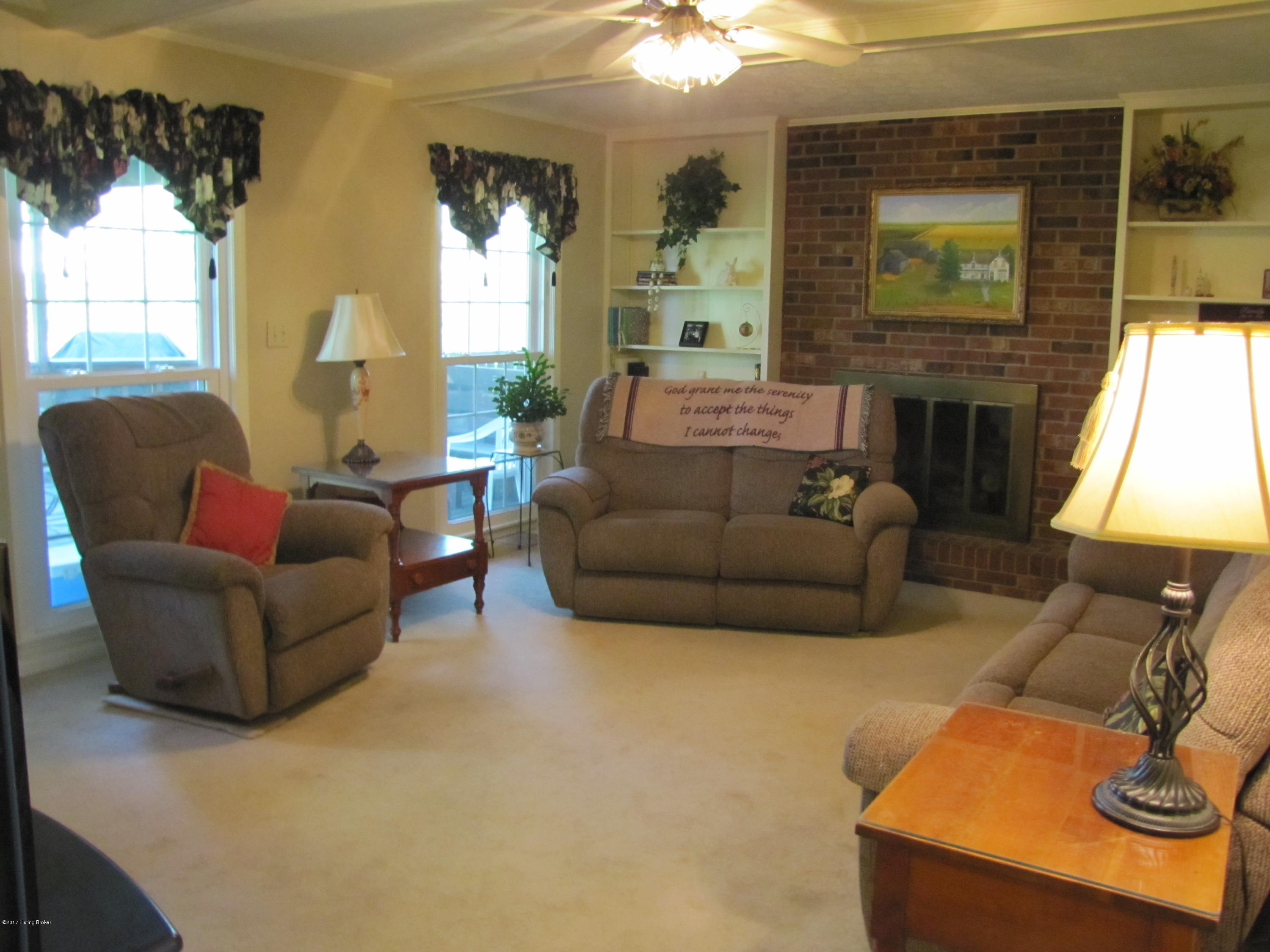 1907 Hollen Road Louisville, KY 40222 - Photo 3 of 32 IMG_0002
