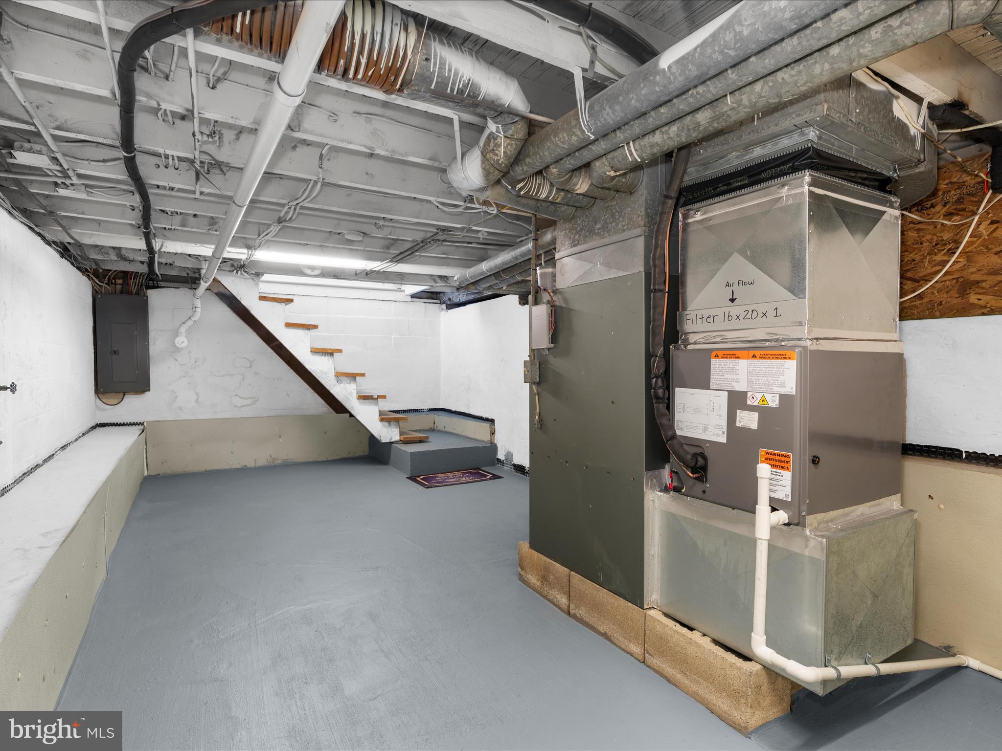 336 Bar Harbor Road Pasadena, MD 21122 - Photo 26 of 82 a view of a storage room