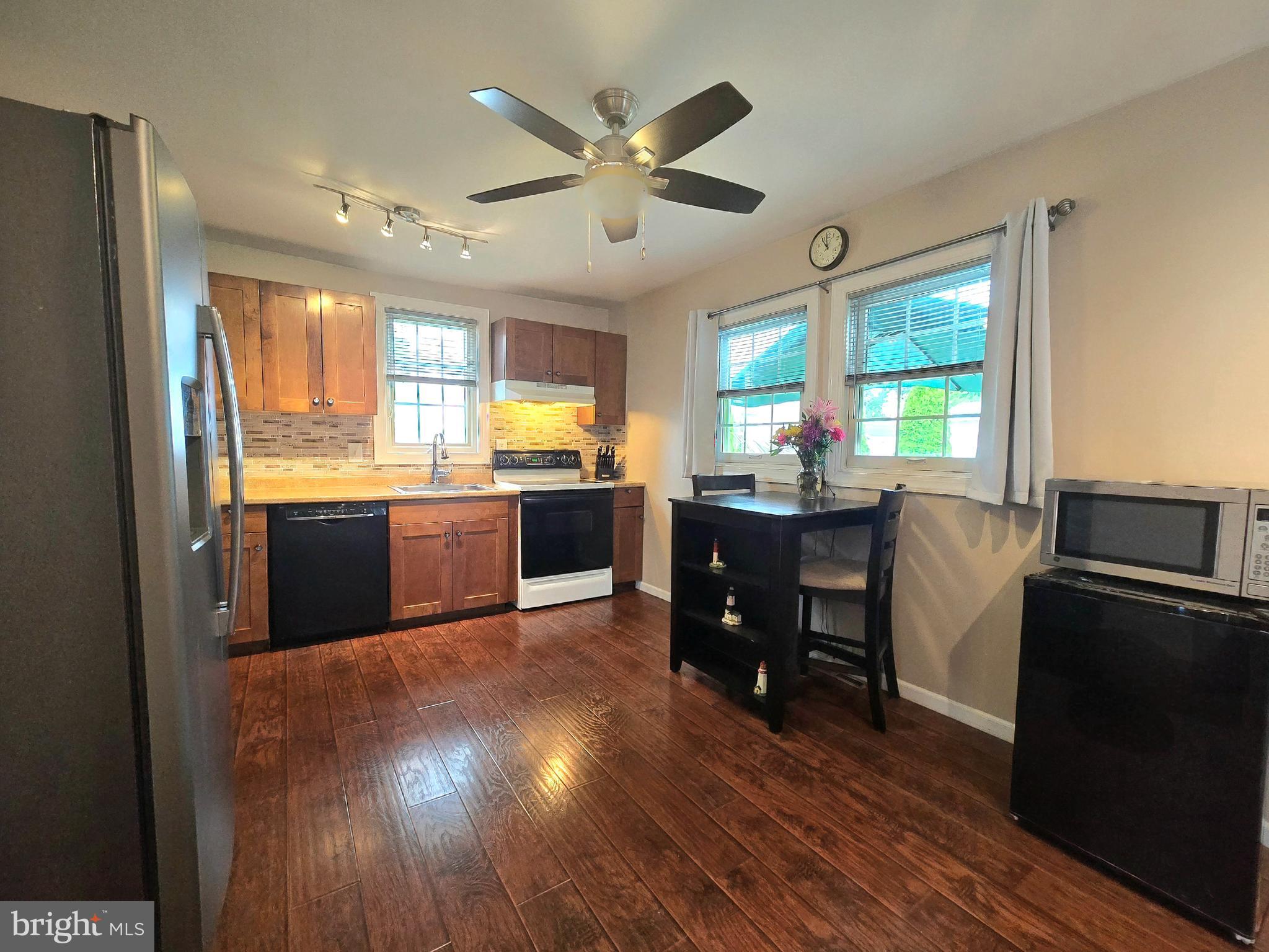 336 Bar Harbor Road Pasadena, MD 21122 - Photo 9 of 82 11x15 kitchen