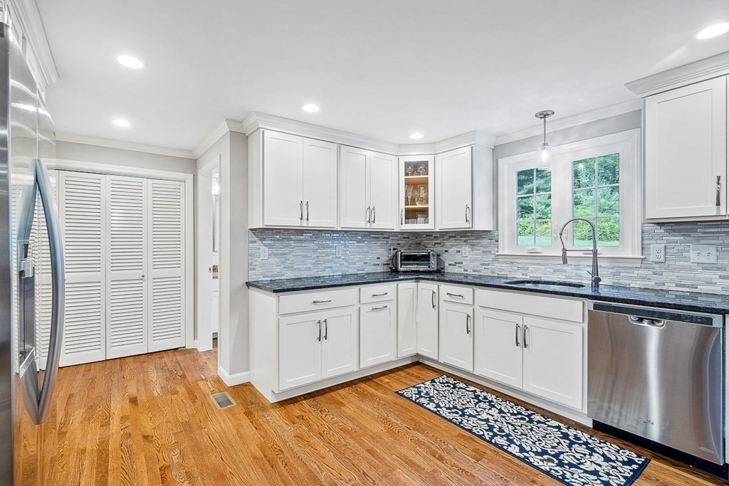 14 Douglas Road Westford, MA 01886 - Photo 11 of 42 Gallery Image 11