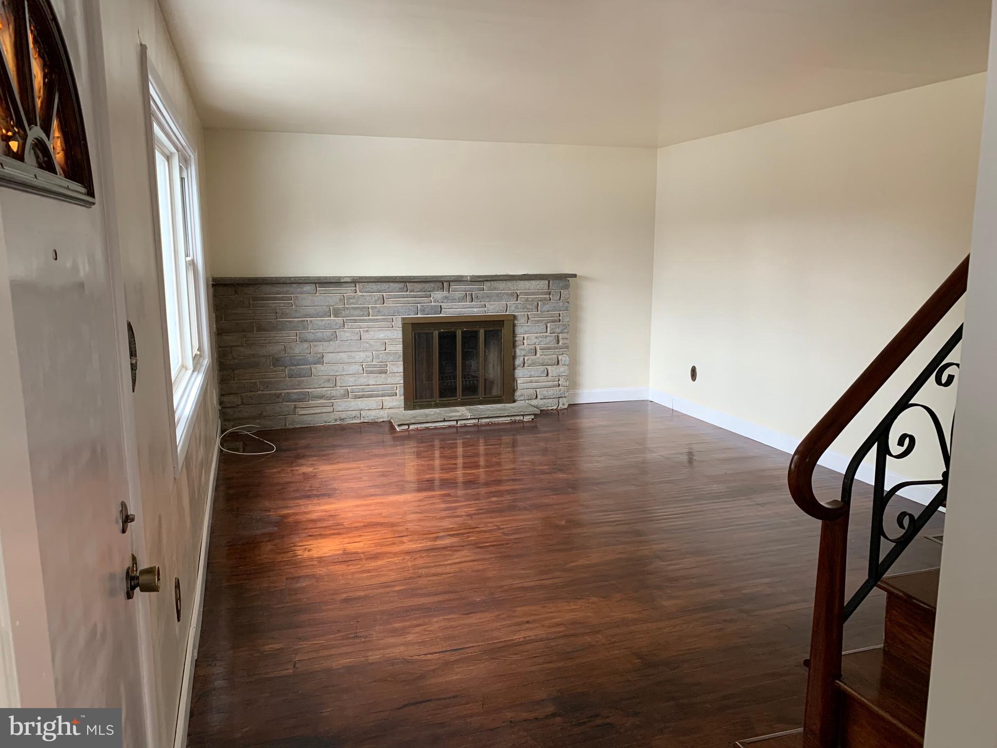 644 South Eagle Road Havertown, PA 19083 - Photo 5 of 26 Livingroom