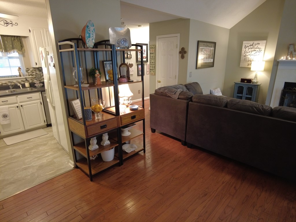 203 Laurel Ridge Way Greenwood, SC 29649 - Photo 8 of 39 Gallery Image 8