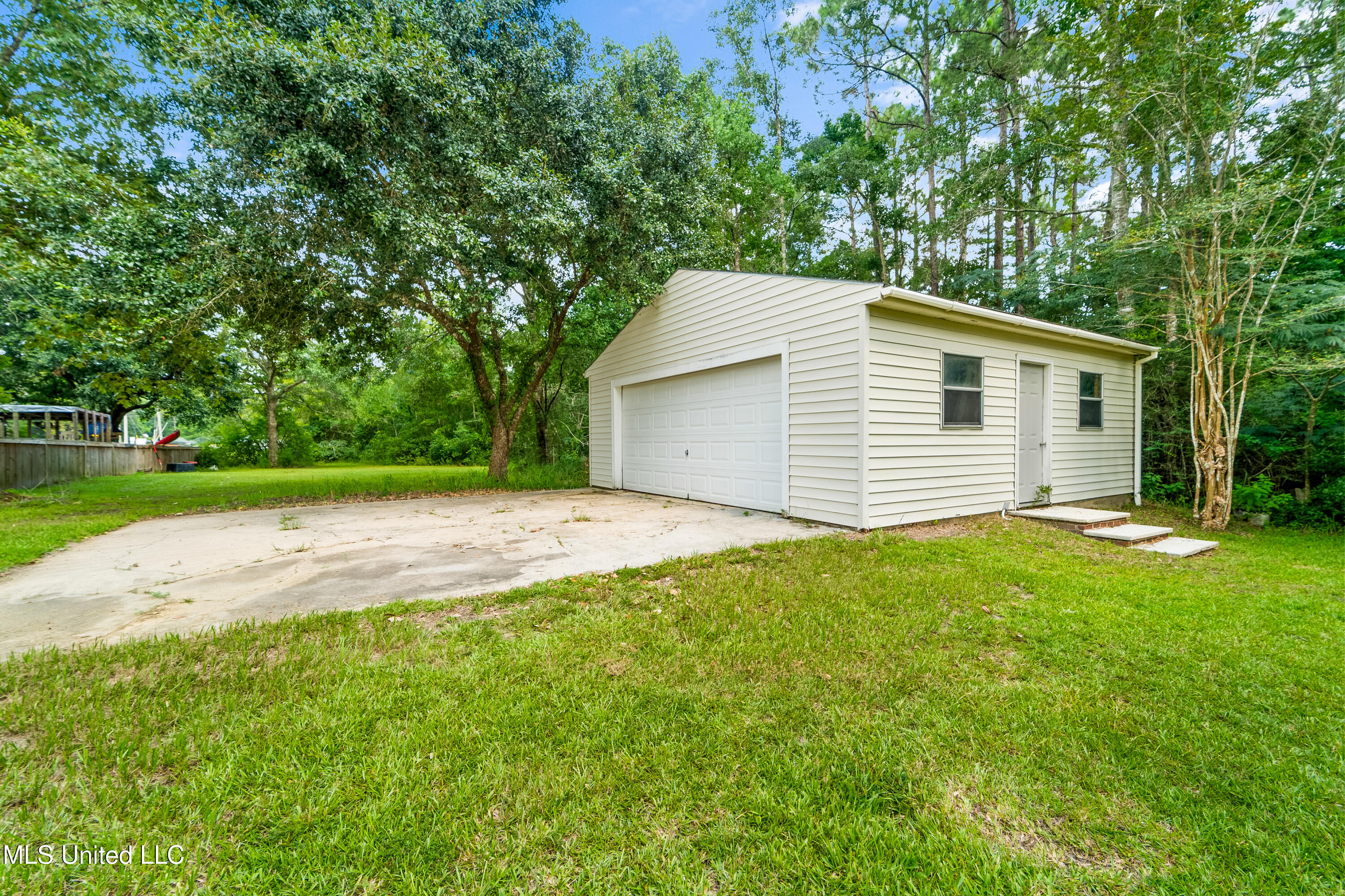 2513 Fairley Road Gautier, MS 39553 - Photo 4 of 28 Shop