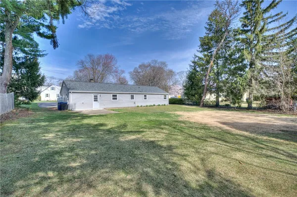 $3,000 | 140 Phillips Road, East Greenwich, RI 02818