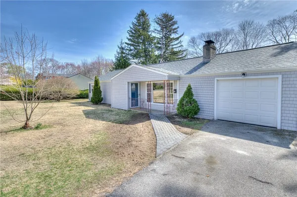 $3,000 | 140 Phillips Road, East Greenwich, RI 02818