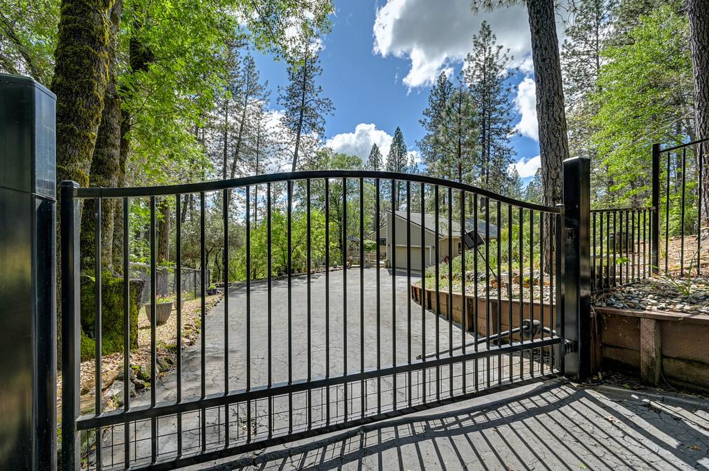 3971 Donner Trail Placerville, CA 95667 - Photo 7 of 78 Gated Entry