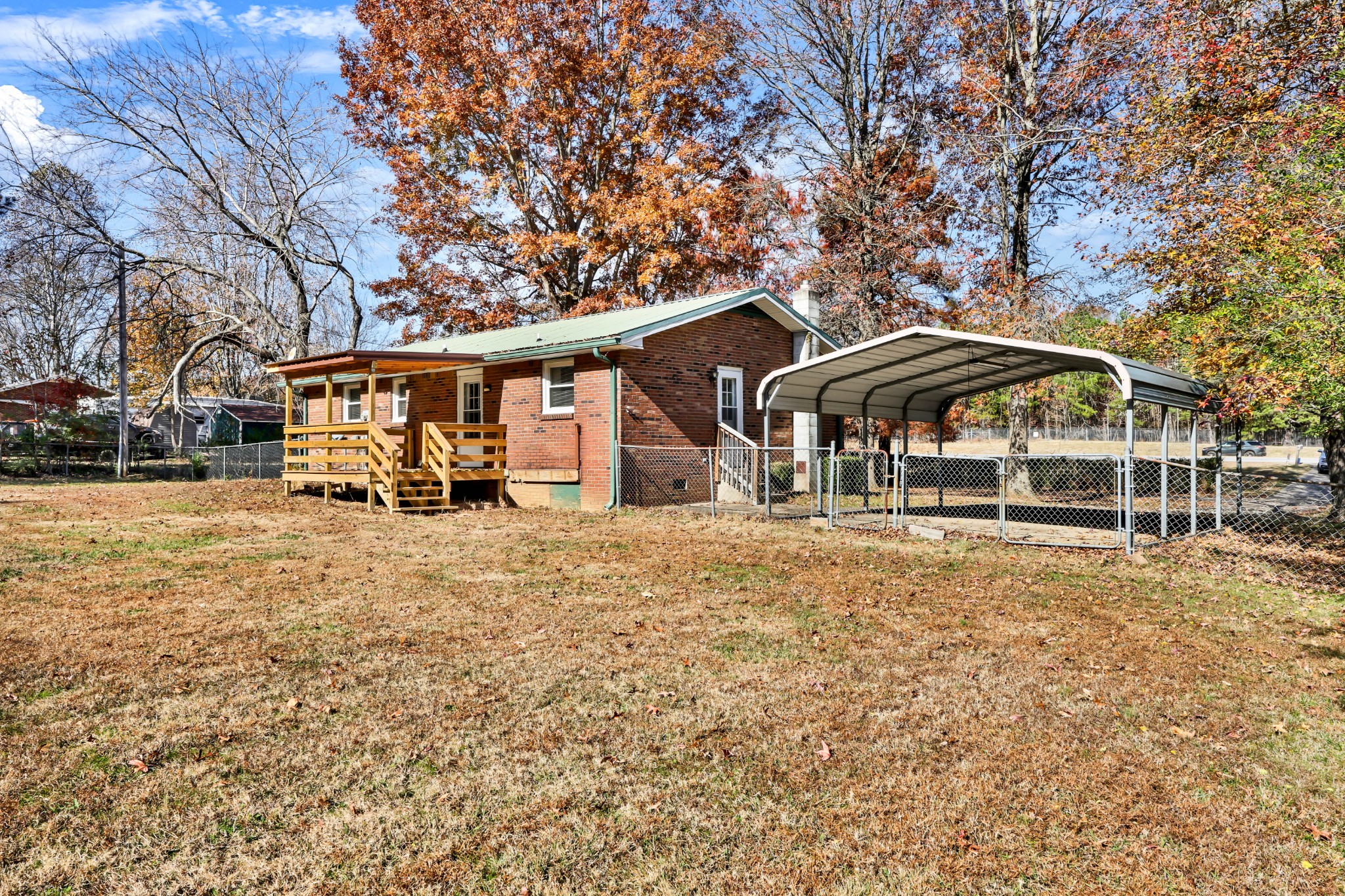 4660 Dover Road Indian Mound, TN 37079 - Photo 24 of 30 a front view of a house with garden
