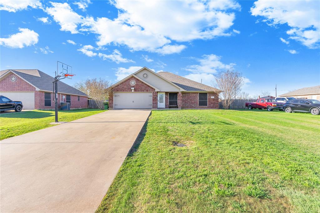 803 Green Street Rio Vista, TX 76093 - Photo 6 of 24 Gallery Image 6