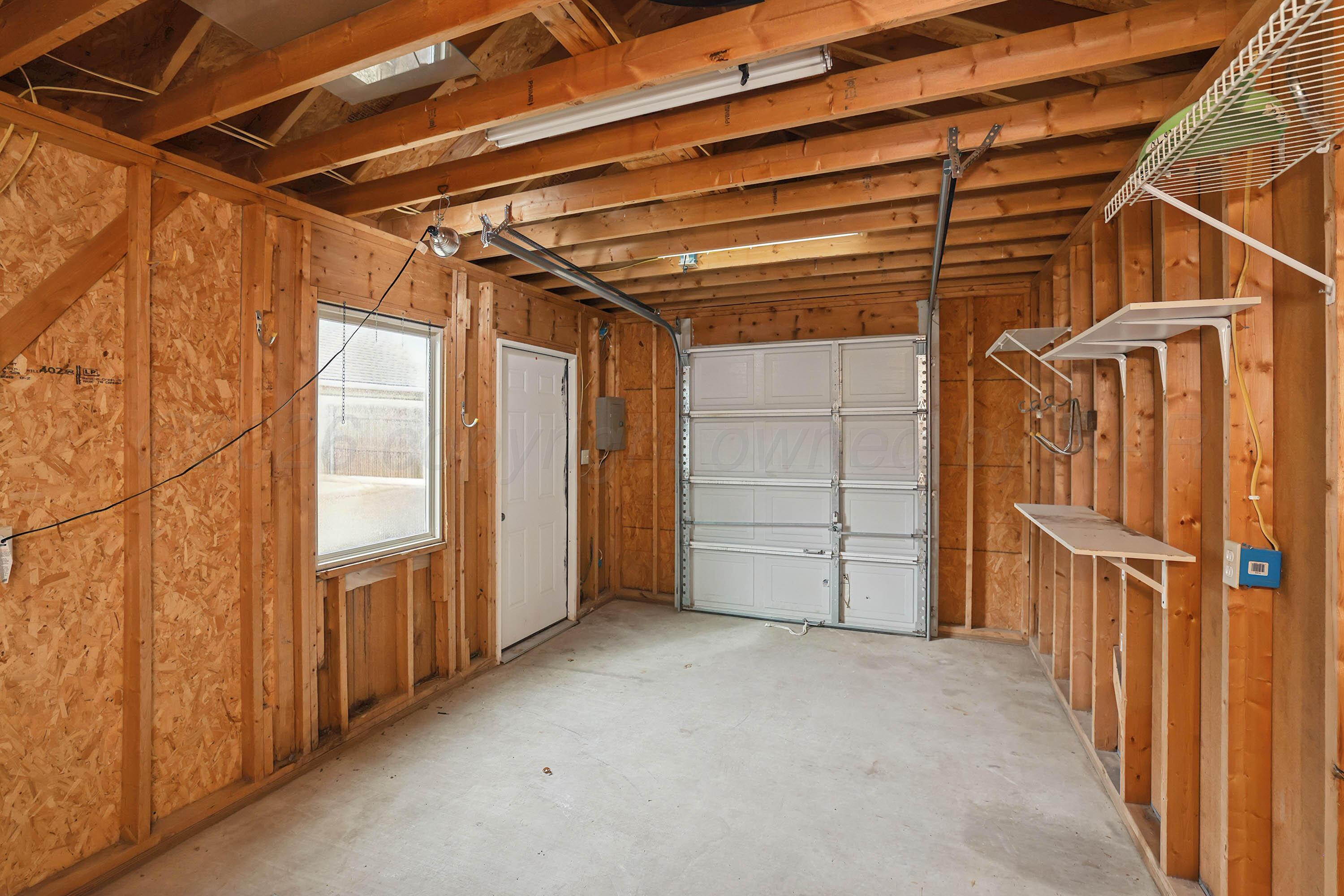 6904 Alpine Lane Amarillo, TX 79109 - Photo 44 of 45 a view of an empty room with closet