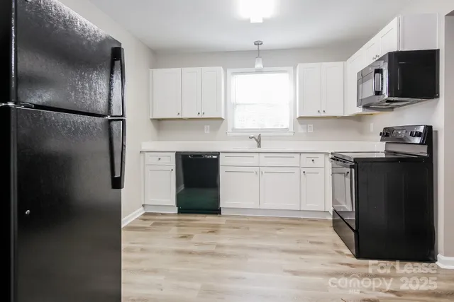 $1,570 | 5520 The Plaza, Charlotte, NC 28215