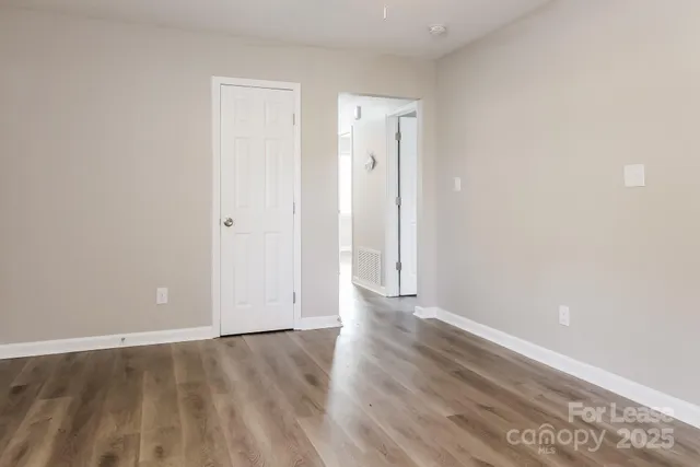 $1,570 | 5520 The Plaza, Charlotte, NC 28215