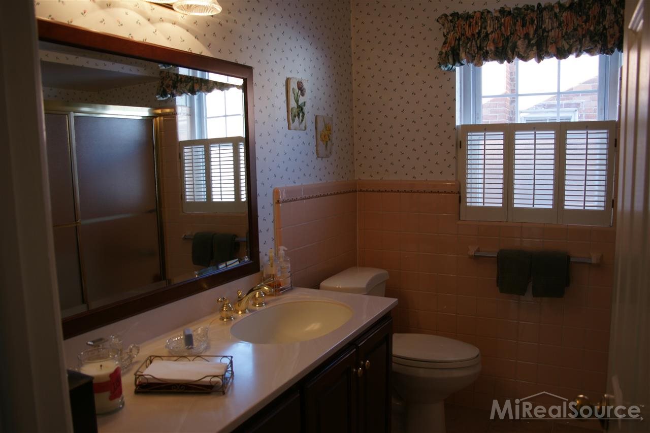 192 Ridgemont Road Grosse Pointe Farms, MI 48236 - Photo 16 of 21