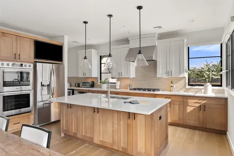 $995,000 | 700 Ariana Court, Austin, TX 78746