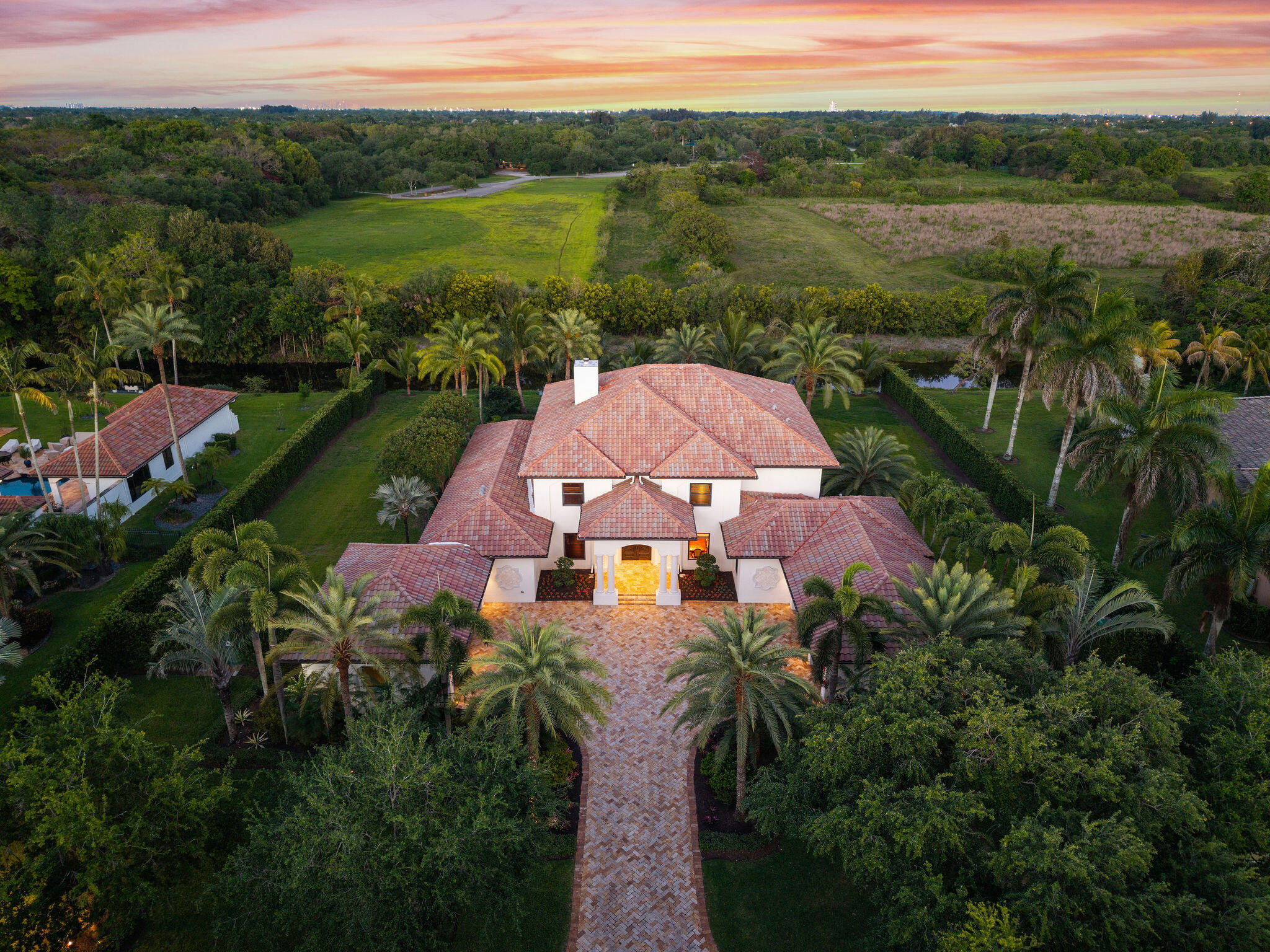 4052 East Ridgeview Drive Davie, FL 33330 - Photo 76 of 78 DJI_20260416195659_0687_D