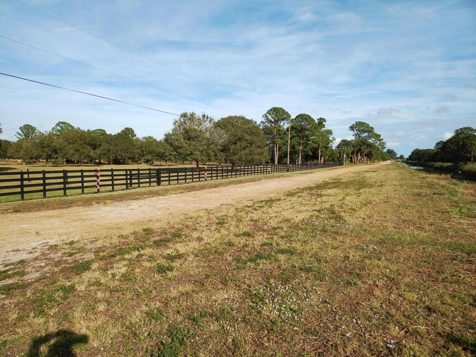 635 North Ffa Road Fort Pierce, FL 34945 - Photo 11 of 12 15