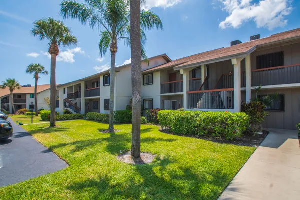 $229,000 | 1600 Northeast Dixie Highway, Unit 10103, Jensen Beach, FL 34957