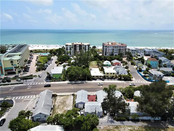 $1,550 | 12127 Gulf Boulevard, Unit 5, Treasure Island, FL 33706