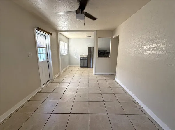 $1,550 | 12127 Gulf Boulevard, Unit 5, Treasure Island, FL 33706