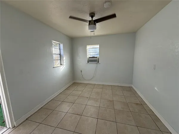 $1,550 | 12127 Gulf Boulevard, Unit 5, Treasure Island, FL 33706