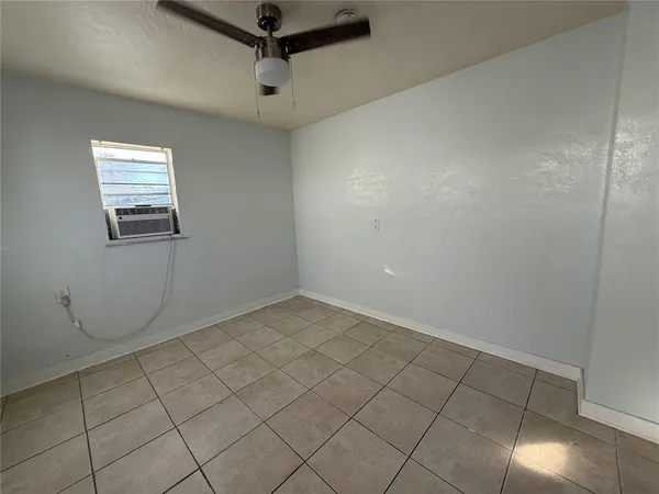$1,550 | 12127 Gulf Boulevard, Unit 5, Treasure Island, FL 33706