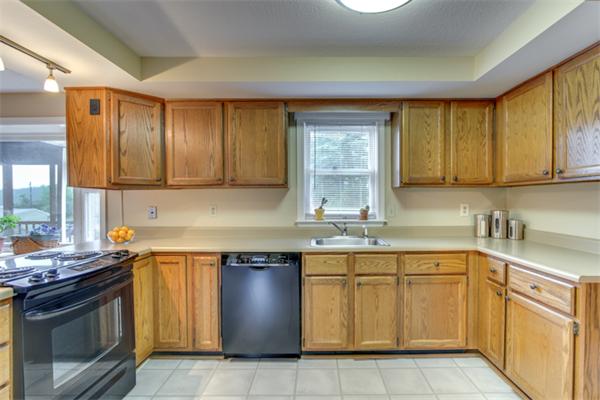 79 Wyman Road Groton, MA 01450 - Photo 9 of 30 Gallery Image 9