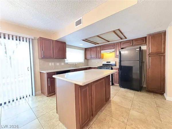 $1,800 | 2670 Sumac Lane, Las Vegas, NV 89121