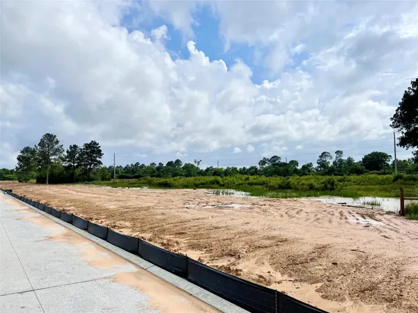 $1,500,000 | 0 South Persimmon Street, Tomball, TX 77375