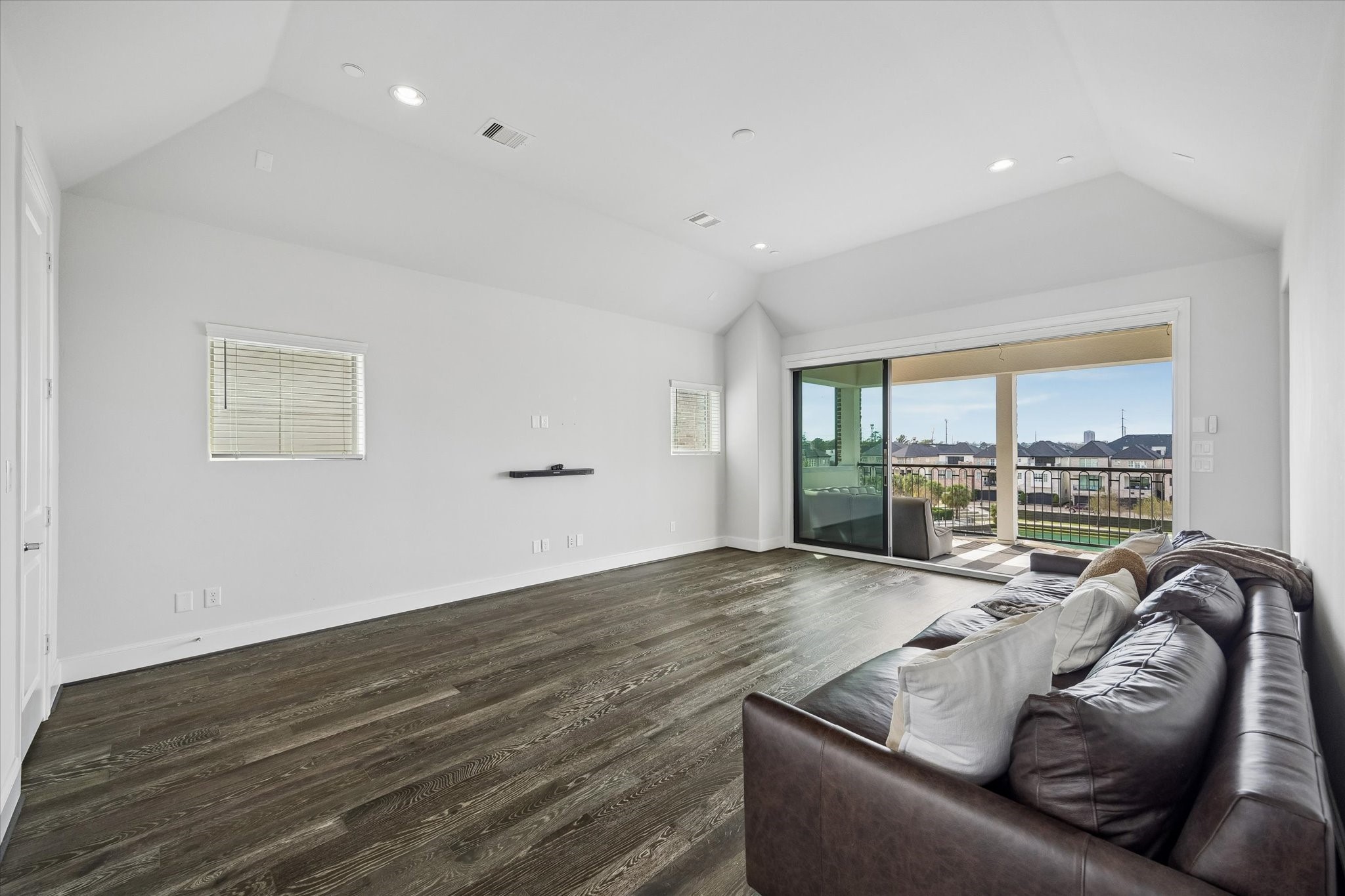 2727 Maxroy Street Houston, TX 77007 - Photo 27 of 46 Fourth-floor balcony with views of the water.