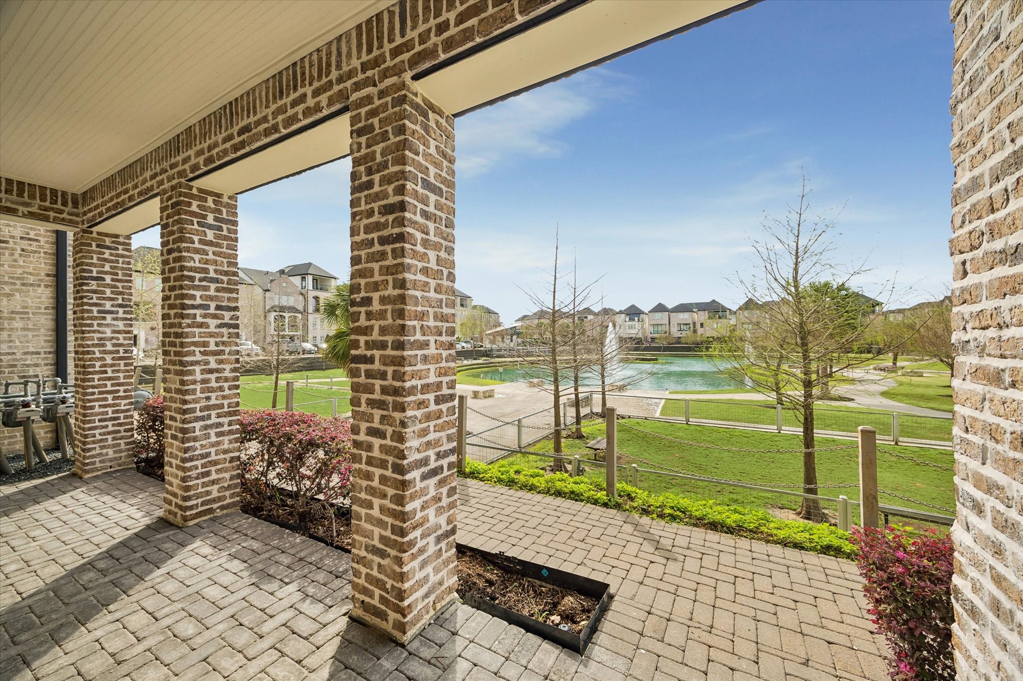 2727 Maxroy Street Houston, TX 77007 - Photo 4 of 46 View from the front porch.