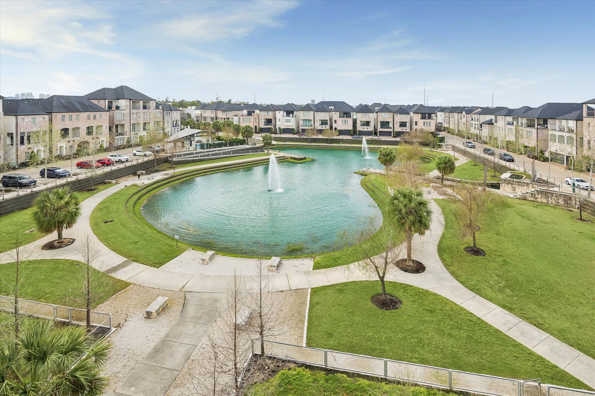 2727 Maxroy Street Houston, TX 77007 - Photo 43 of 46 a view of a swimming pool with a lake view