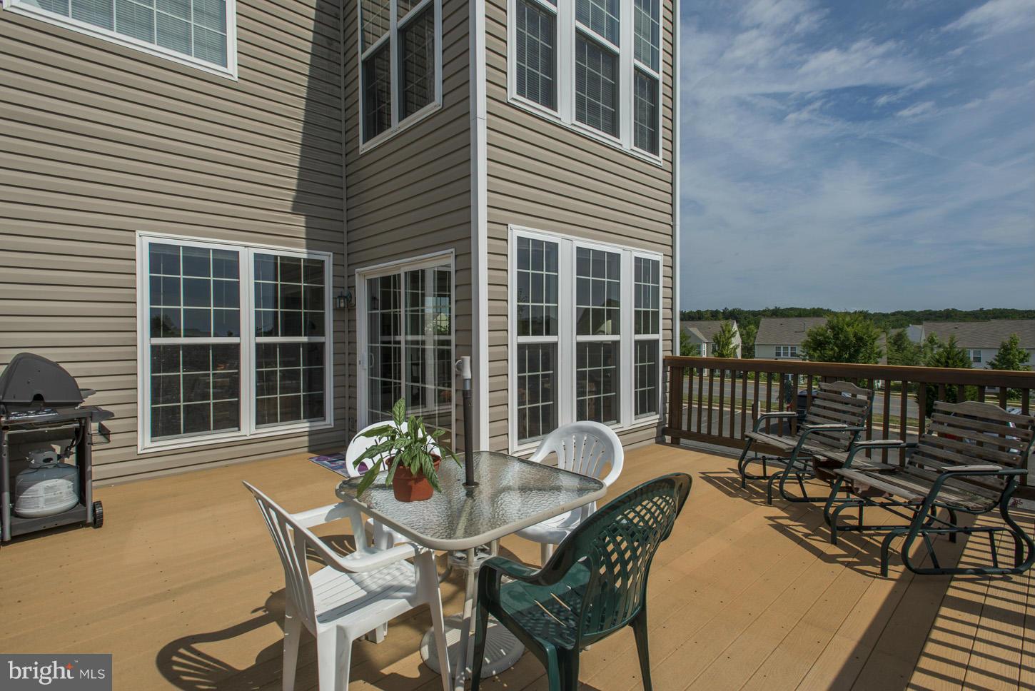 8933 Singleleaf Circle Lorton, VA 22079 - Photo 23 of 30 Exterior (Rear)