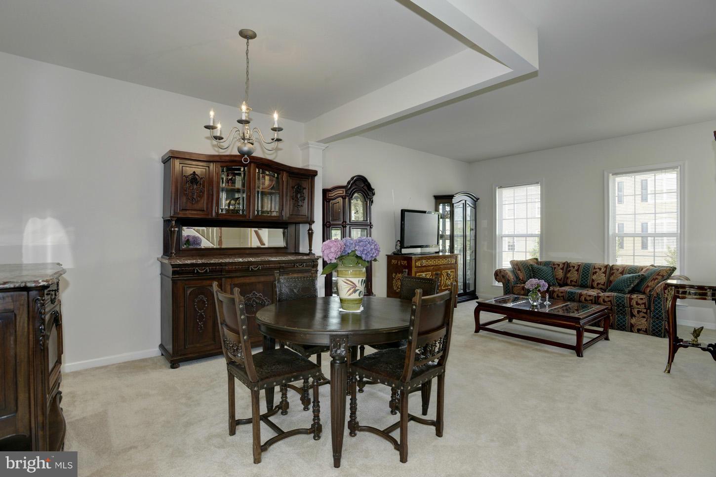 8933 Singleleaf Circle Lorton, VA 22079 - Photo 4 of 30 Living Room