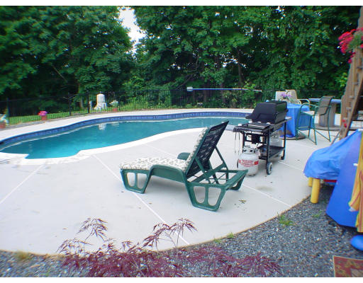 16 Old Upton Road Grafton, MA 01519 - Photo 23 of 30 Gallery Image 23