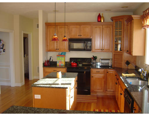 16 Old Upton Road Grafton, MA 01519 - Photo 5 of 30 Gallery Image 5