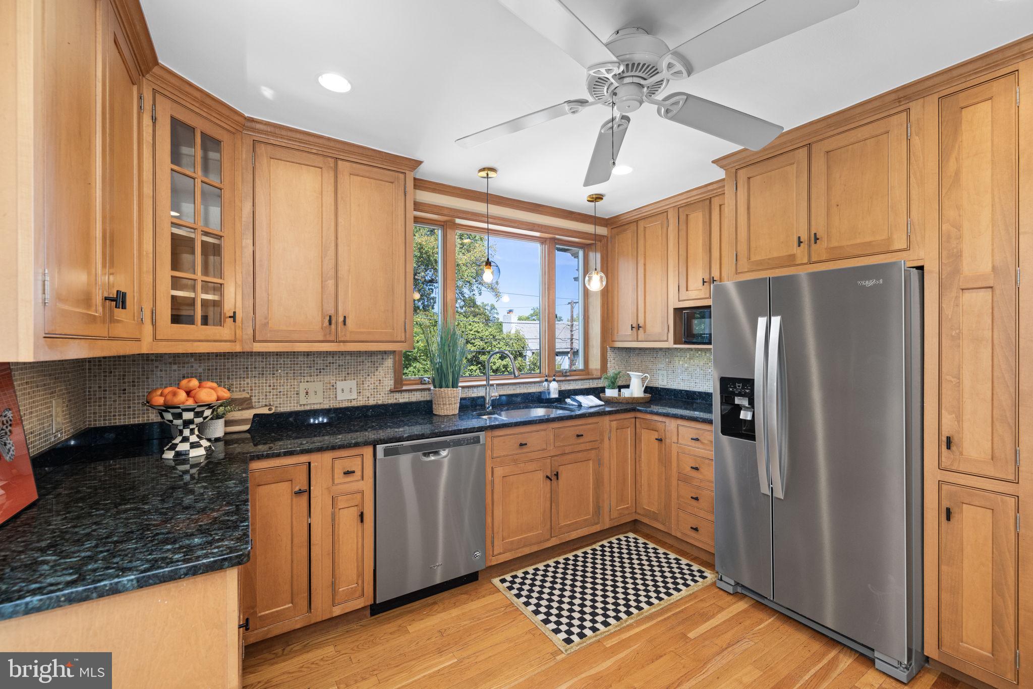 3636 Appleton Street Northwest Washington, DC 20008 - Photo 14 of 48 Top brand stainless steel appliances