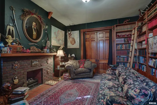 $275,000 | 601 Spring Street, Quincy, IL 62301