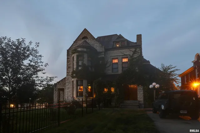 $275,000 | 601 Spring Street, Quincy, IL 62301