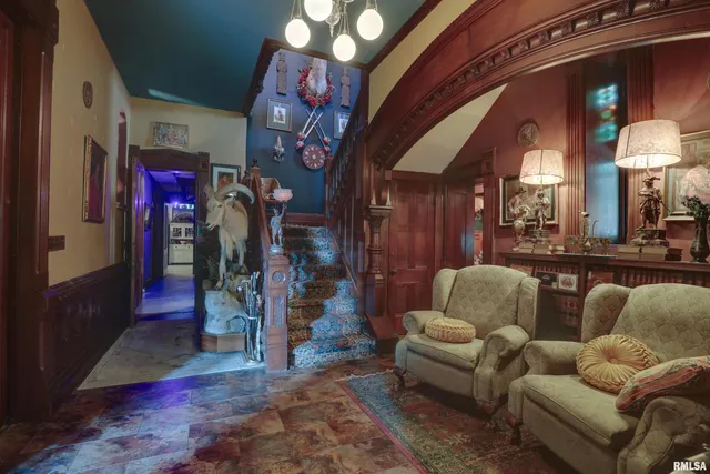 $275,000 | 601 Spring Street, Quincy, IL 62301