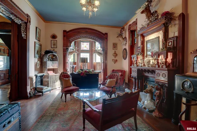 $275,000 | 601 Spring Street, Quincy, IL 62301