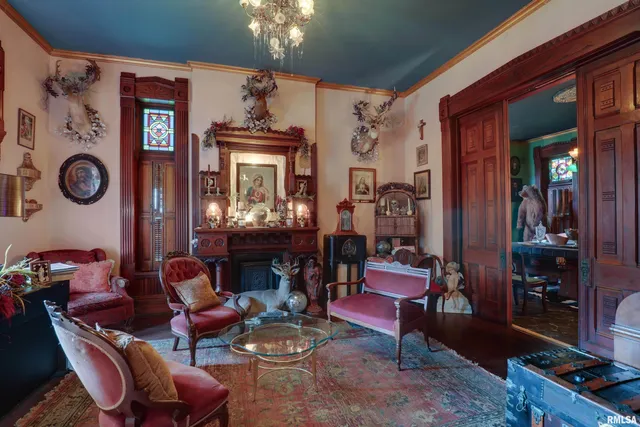 $275,000 | 601 Spring Street, Quincy, IL 62301