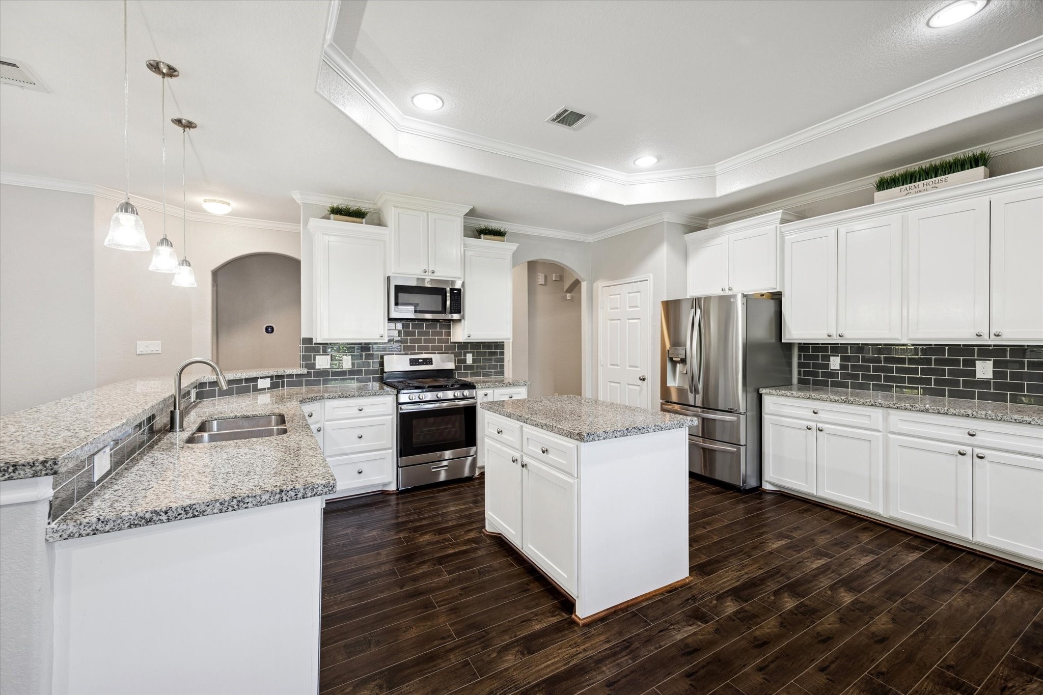 10023 Bamboo Road Houston, TX 77041 - Photo 5 of 25